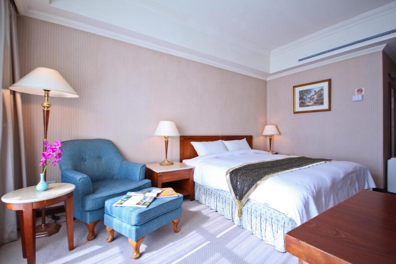 Yilan Grand Boss Hotel מראה חיצוני תמונה