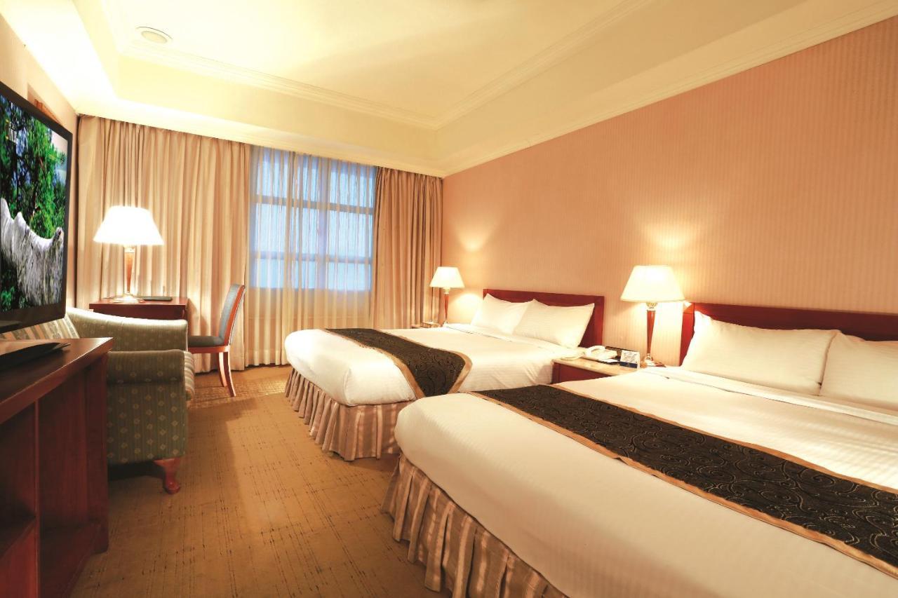 Yilan Grand Boss Hotel מראה חיצוני תמונה