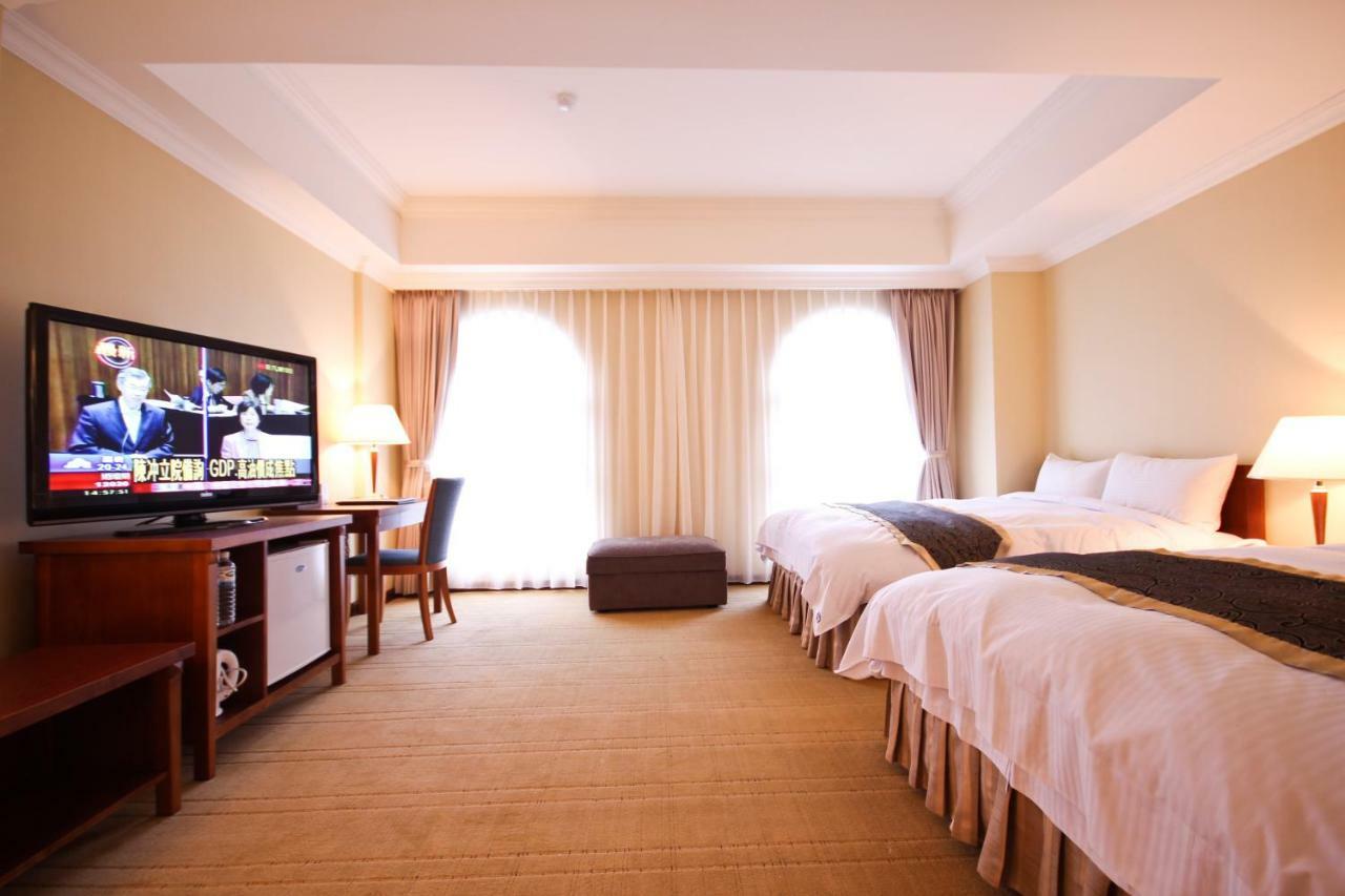 Yilan Grand Boss Hotel מראה חיצוני תמונה