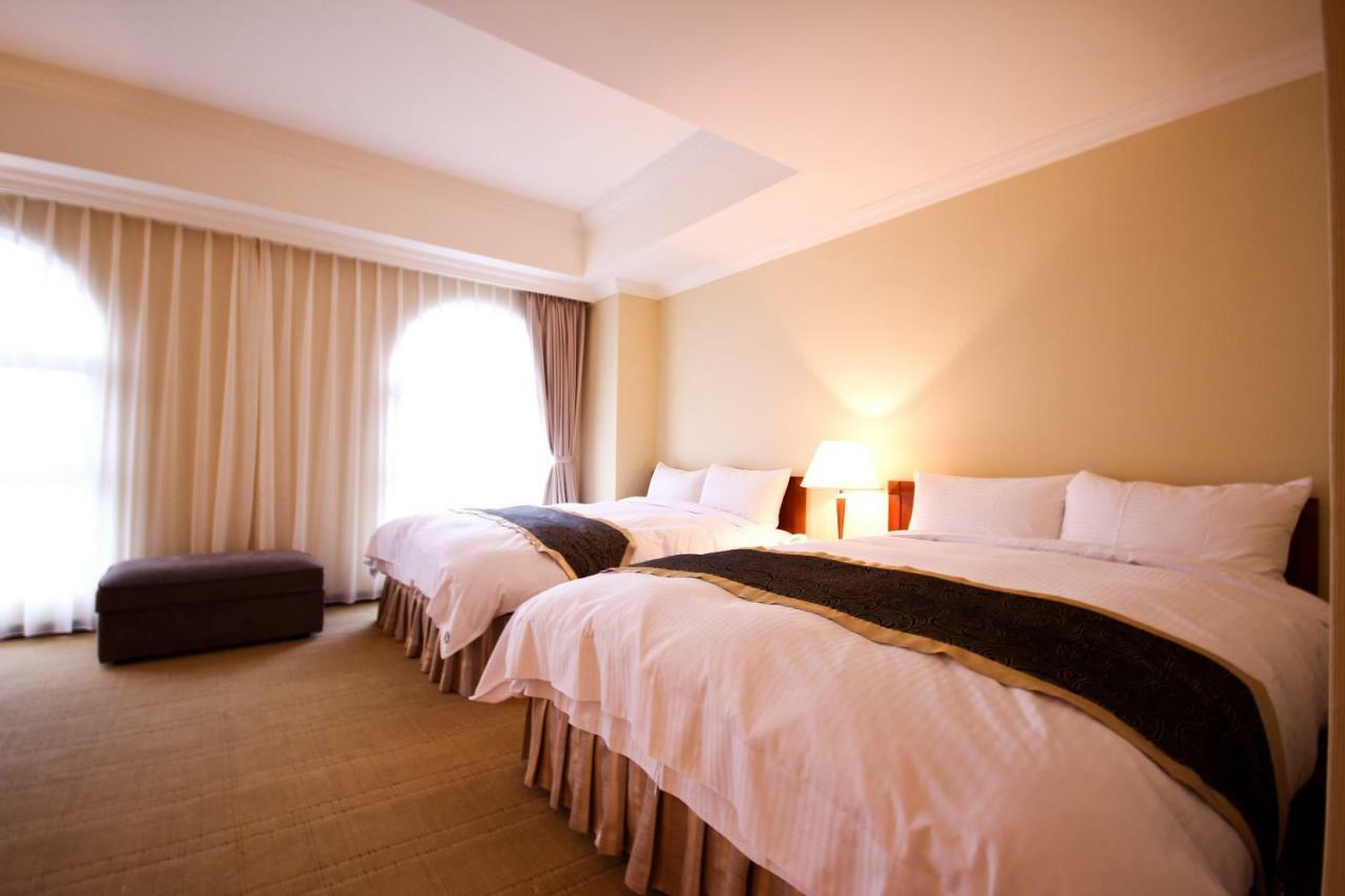 Yilan Grand Boss Hotel מראה חיצוני תמונה